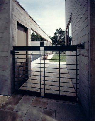 ConcreteHouse_photo_1_72sm