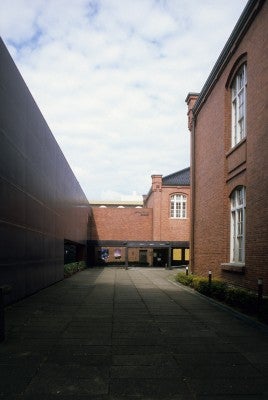 2010-2823