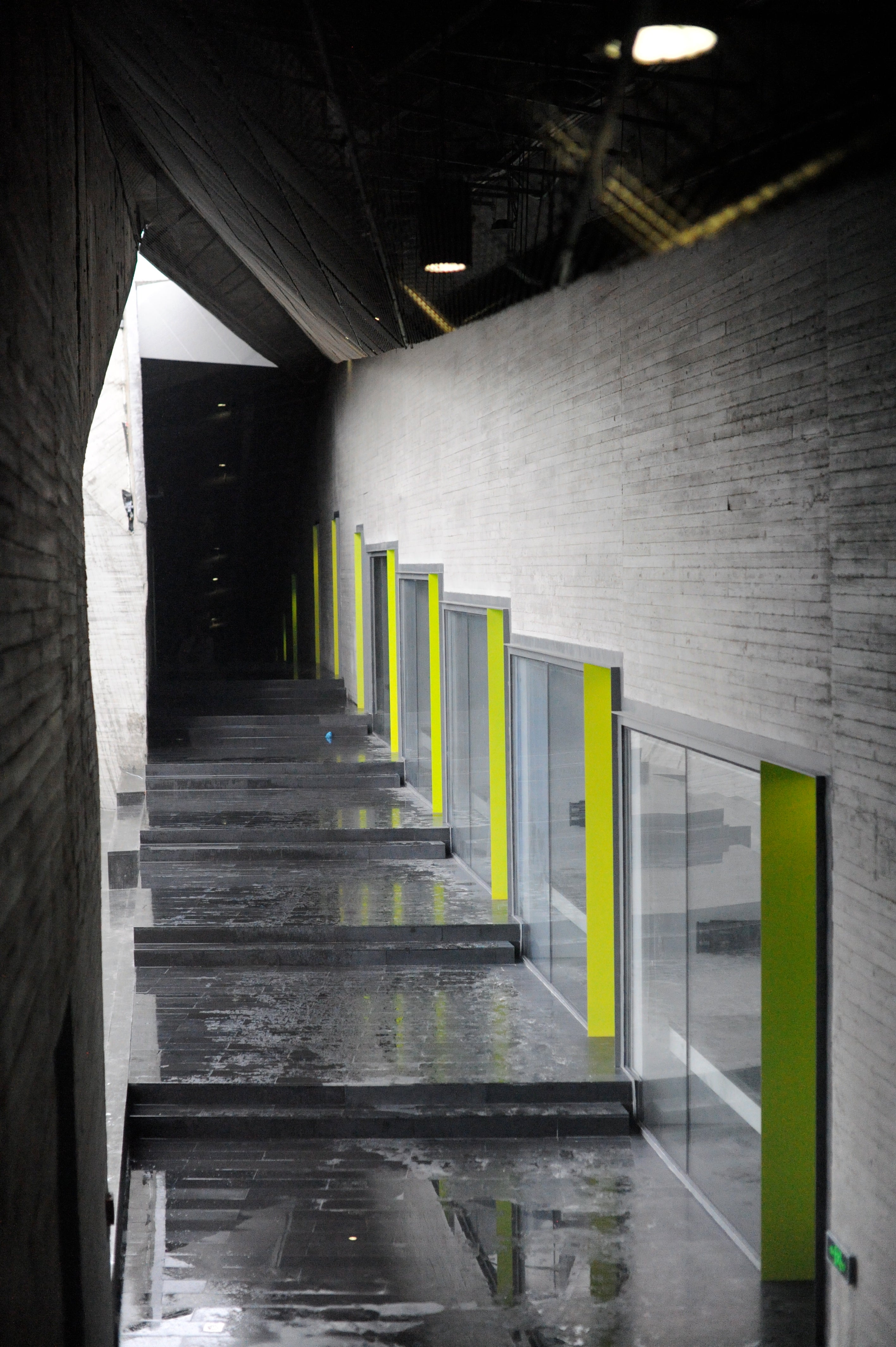 Access to hotel rooms is from an outdoor passage.