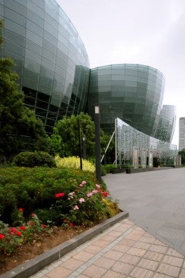 DSC_4583 There are also impressive cultural facilities in Pudong like this performing arts center by Paul Andreu.