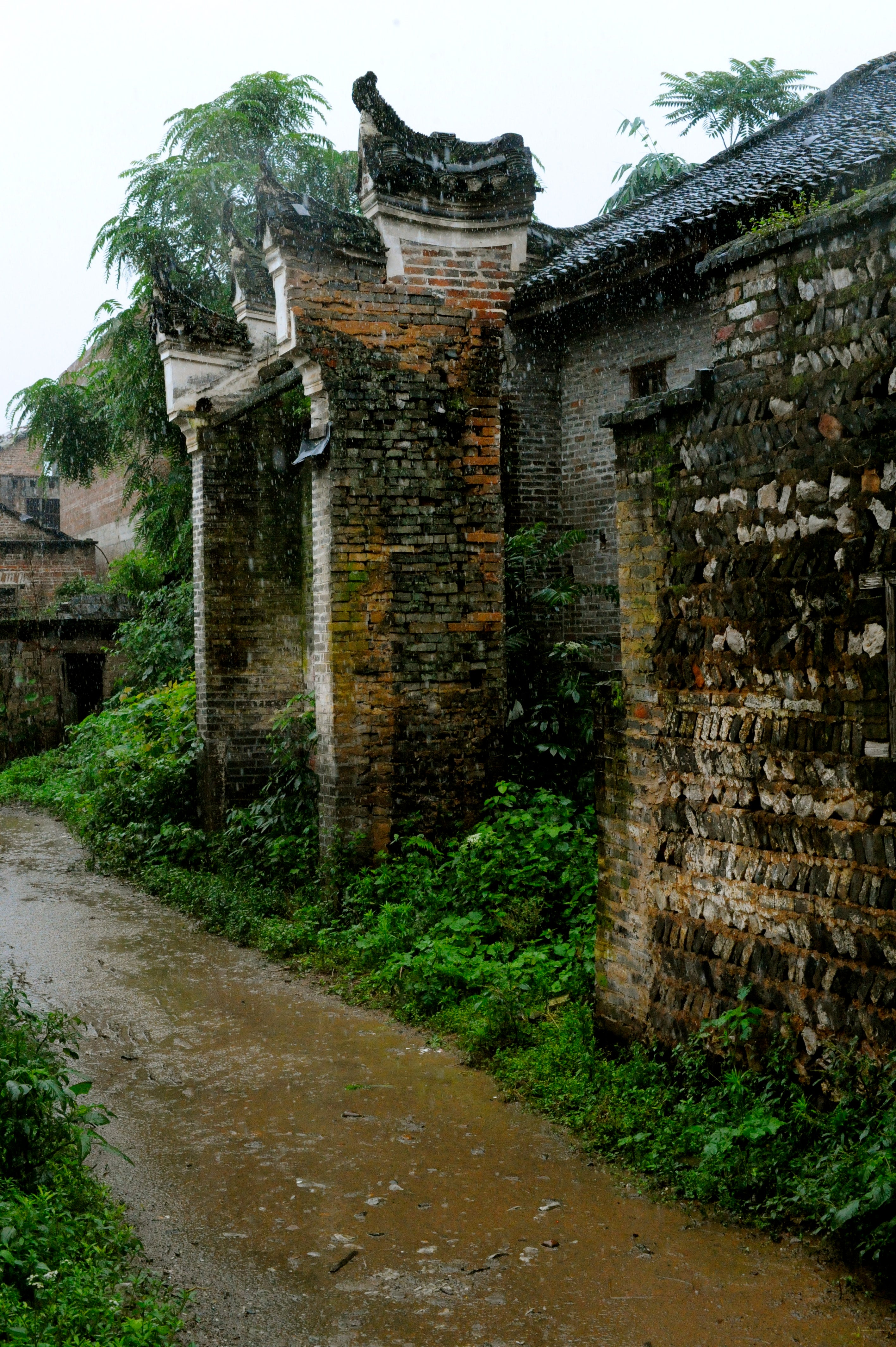 Abandoned home that once housed a wealthy family.