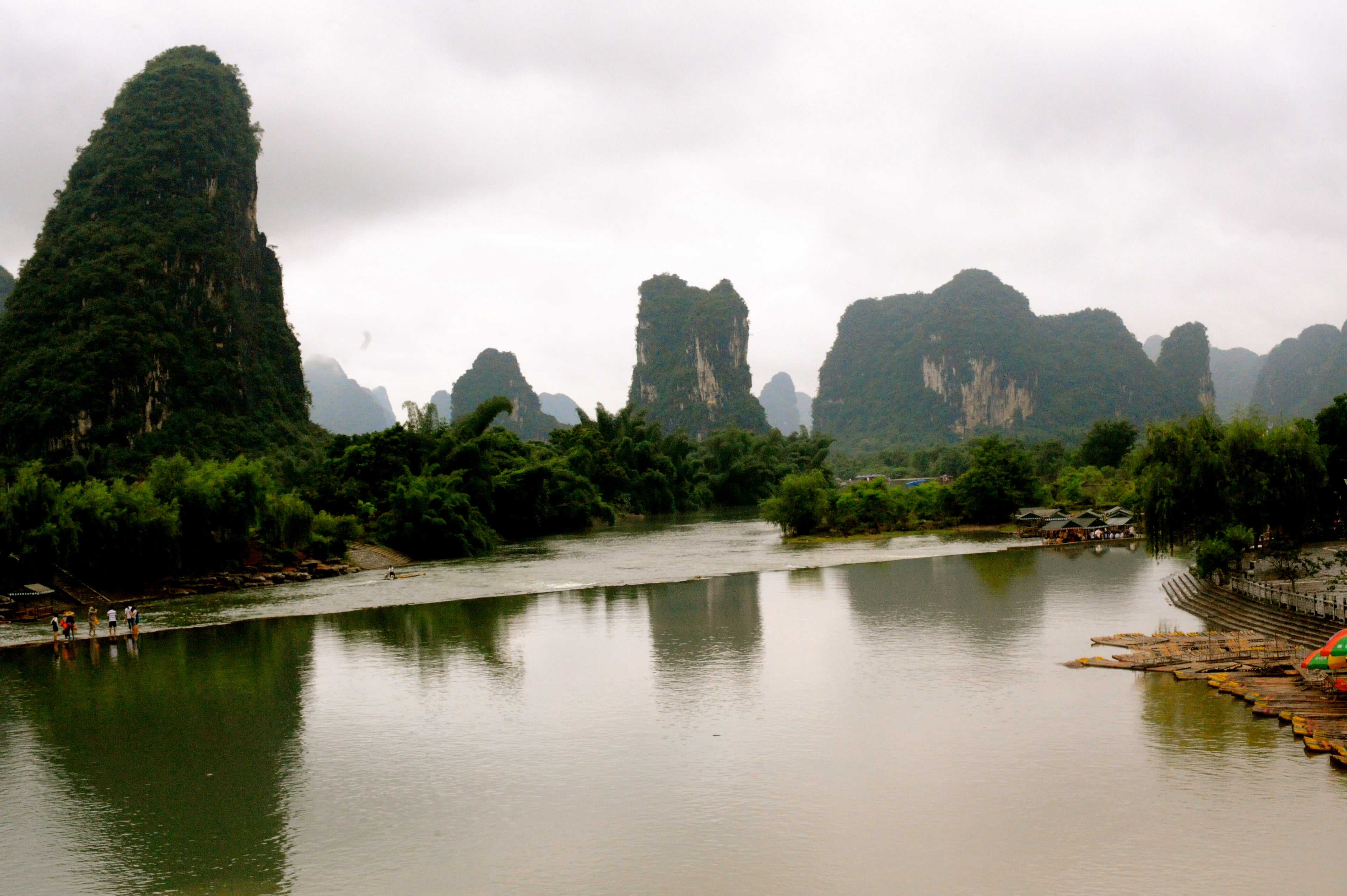 River and karst peaks near Yangshuo