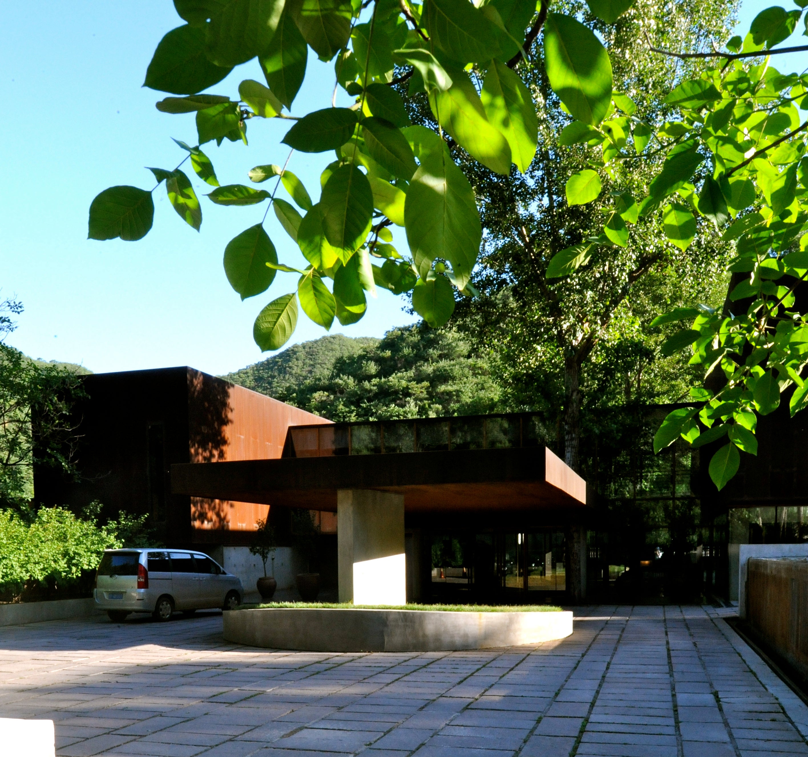 Teh Clubhouse by Seung H-sang from South Korea