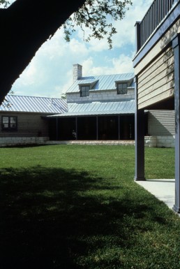 Burnet Ranch House in Burnet County, Texas by architect Larry Speck