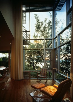 Lake Travis House in Austin, Texas by architect Larry Speck
