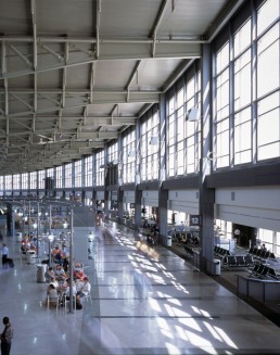 Austin Bergstrom International Airport in Austin, Texas by architect Larry Speck