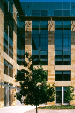 Computer Sciences Corporation in Austin, Texas by architect Larry Speck