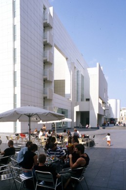 Barcelona Museum of Contemporary Art in Barcelona, Spain by architect Richard Meier