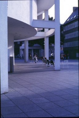Stadthaus in Ulm, Germany by architect Richard Meier