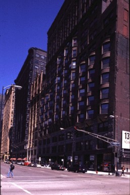 Manhattan Building in Chicago, Illinois by architect William Le Baron Jenney