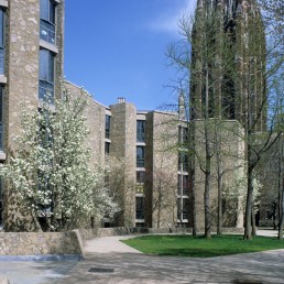 Ezra Stiles and Samuel F.B. Morse Colleges in New Haven, Connecticut by architect Eero Saarinen
