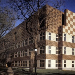 Lewis Thomas Biology Laboratories at Princeton University in Princeton, New Jersey by architects Robert Venturi, Scott Brown
