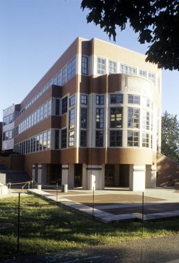 Fisher Hall at Princeton University in Princeton, New Jersey by architects Robert Venturi, Scott Brown