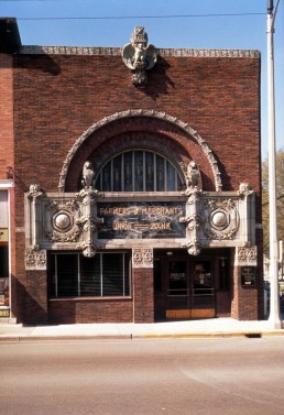 Farmers and Merchants Union Bank in Columbus, Ohio by architect Louis Sullivan