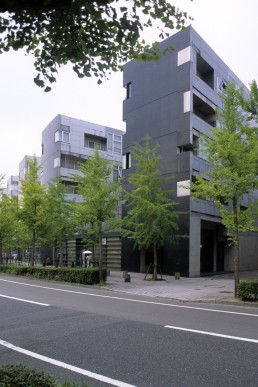 Void Space/Hinged Space Housing in Fukuoka, Japan by architect Steven Holl