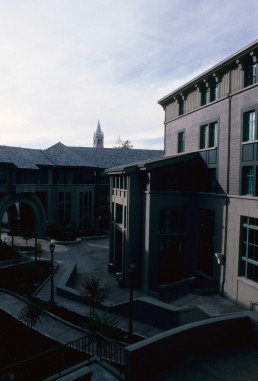Haas School of Business in Berkeley, California by architect Charles Moore