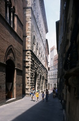 Palazzo Piccolomini by architect Bernardo Rossellino