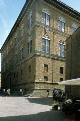 Palazzo Piccolomini by architect Bernardo Rossellino