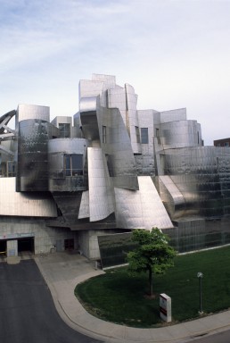 Weiseman Art Museum in Minneapolis, Minnesota by architect Frank Gehry