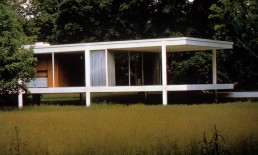 Farnsworth House in Plano, Texas by architect Ludwig Mies van der Rohe