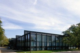 S. R. Crown Hall, Illinois Institute of Technology in Chicago, Illinois by architect Ludwig Mies van der Rohe