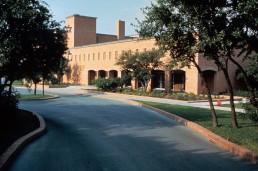 Trinity University, Chapman Center in San Antonio, Texas by architect O'Neil Ford
