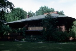 Heurtly House in Oak Park, Illinois by architect Frank Lloyd Wright