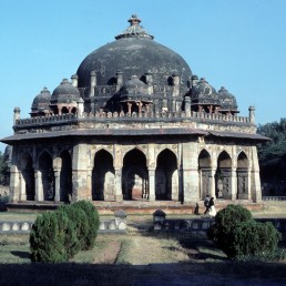 Isa Khan Niyazi Mortuary Complex, Isa Khan Niyazi's tomb in Delhi, India by architect Mirak Mirza Ghiyath