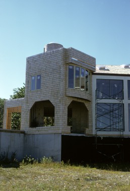 Champy House in Rye Beach, New Hampshire by architect Donlyn Lyndon