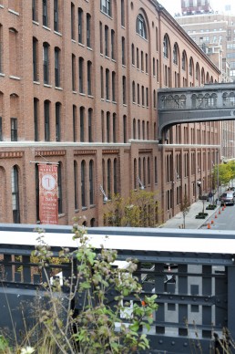 High Line in New York, New York by architects James Corner Field Operations, Diller Scofidio & Renfro