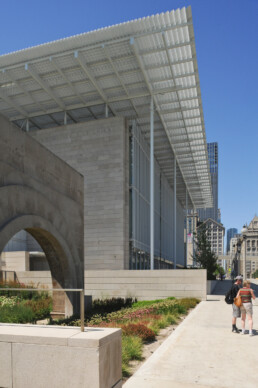 Renzo Piano Art Institute of Chicago AIC Exterior