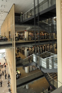 Grande Bibliotheque du Quebec in Montreal, Canada by architect Patkau Architects