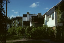 Suvikumpu Housing in Tapiola, Finland by architects Raili Pietilä, Reima Pietilä