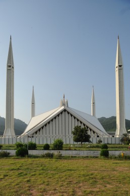 Faisal Mosque in Islamabad, Pakistan by architect Vedat Dalokay