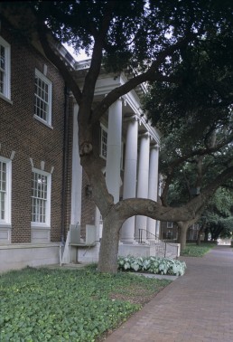 Kirby Hall at Southern Methodist University in Dallas, Texas by architects Mark Lemmon, Roscoe DeWitt