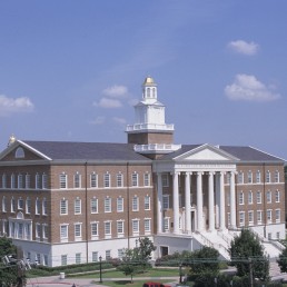 Laura Lee Blanton Building at Southern Methodist University in Dallas, Texas by architect Omniplan Architects