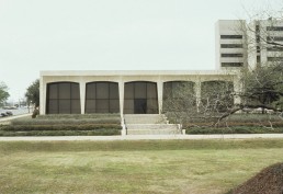 Amon Carter Museum in Fort Worth, Texas by architect Philip Johnson