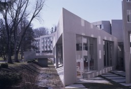 Mission Park Residential Halls in Cambridge, Massachussetts by architect Mitchell-Giurgola Associates